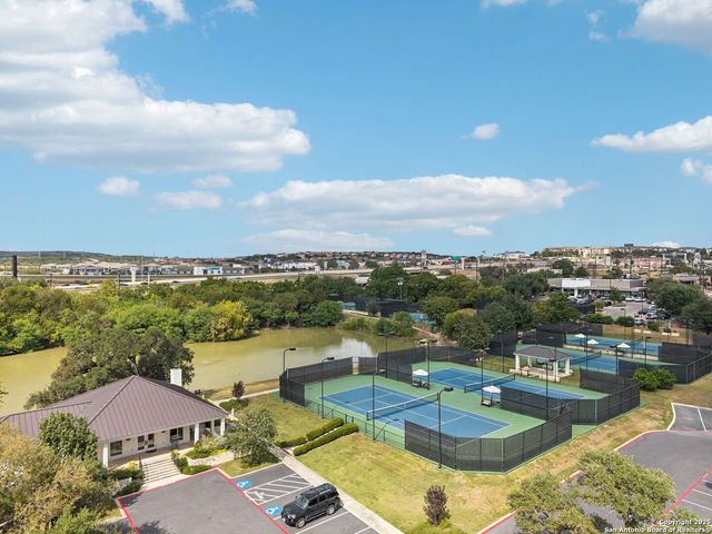 211 Granville Way, Shavano Park, TX 78231
