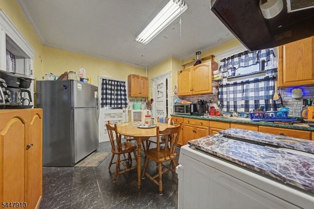 322 Hickory St, Kearny Town, NJ 07032