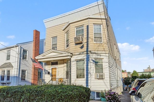 322 Hickory St, Kearny Town, NJ 07032
