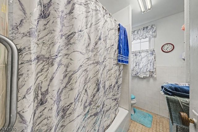 322 Hickory St, Kearny Town, NJ 07032