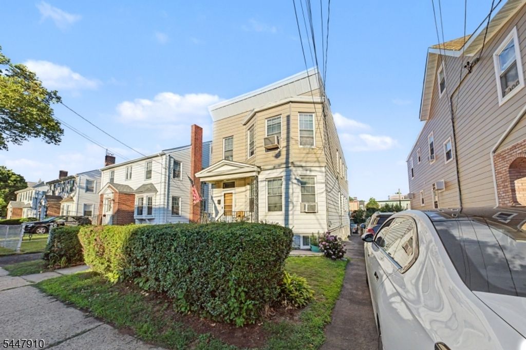 322 Hickory St, Kearny Town, NJ 07032 — photo 2