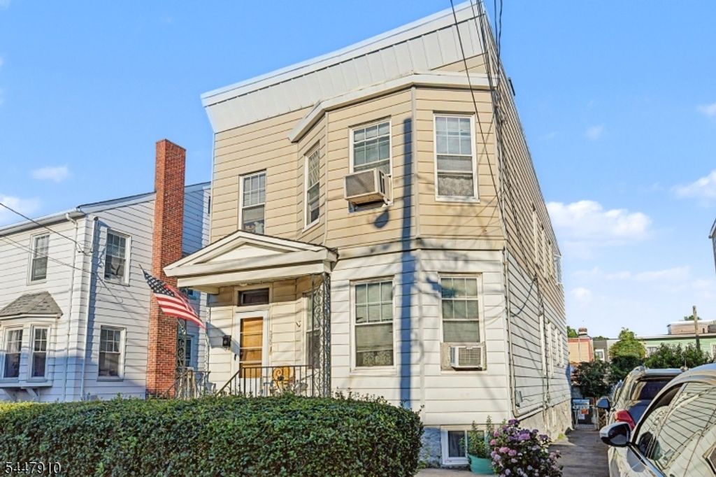 322 Hickory St, Kearny Town, NJ 07032 — photo 3