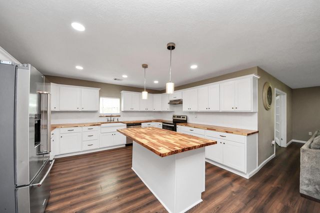 526 County Road 4321, Dayton, TX 77535