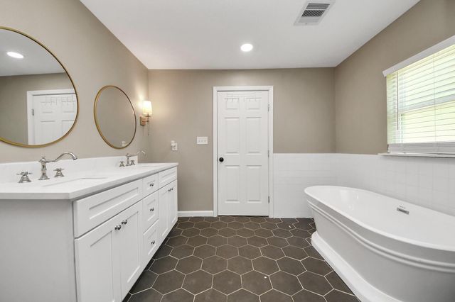 526 County Road 4321, Dayton, TX 77535