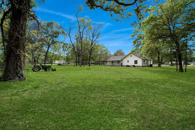 526 County Road 4321, Dayton, TX 77535