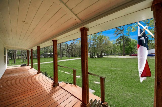 526 County Road 4321, Dayton, TX 77535