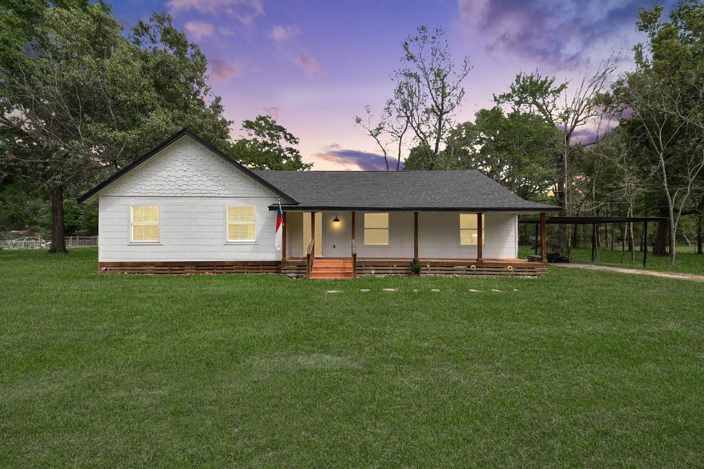 526 County Road 4321, Dayton, TX 77535