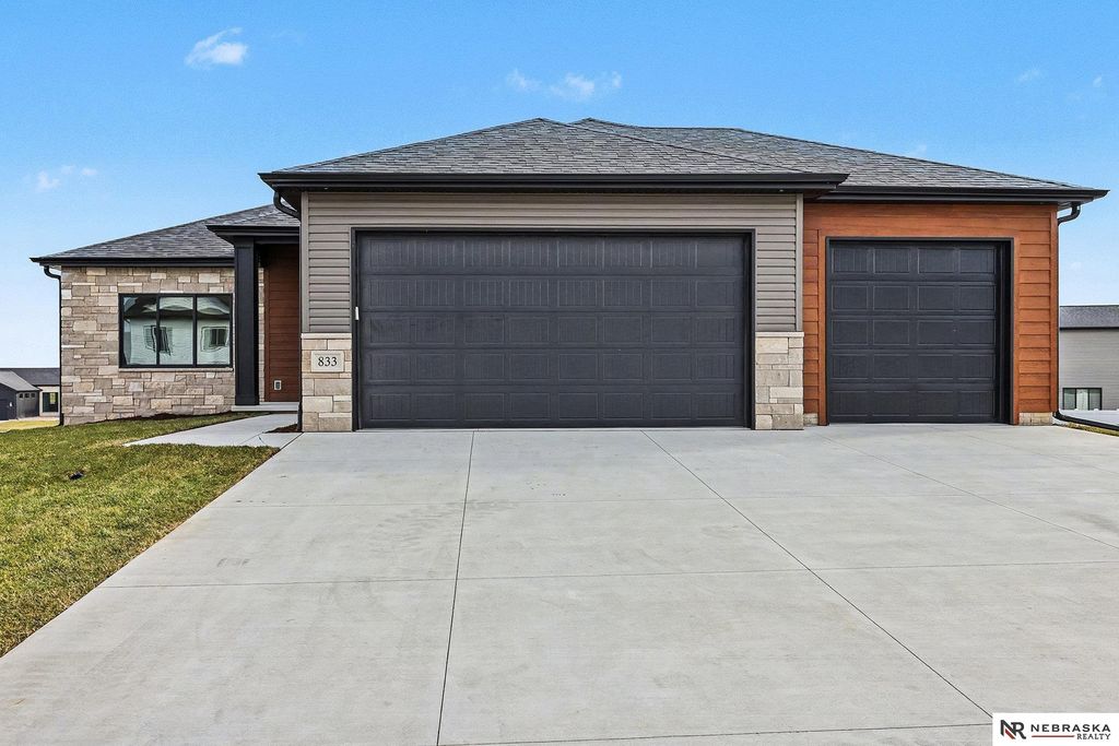 833 W El Alameda Street, Lincoln, NE 68523