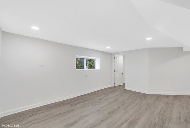 3649 N Overhill Avenue, Chicago, IL 60634