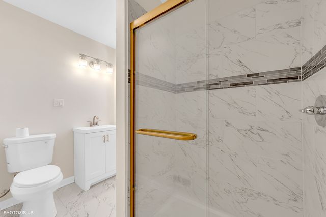 3649 N Overhill Avenue, Chicago, IL 60634