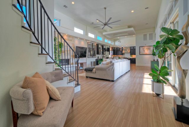 106 Bisset CT, Austin, TX 78738