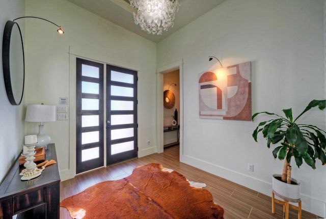 106 Bisset CT, Austin, TX 78738