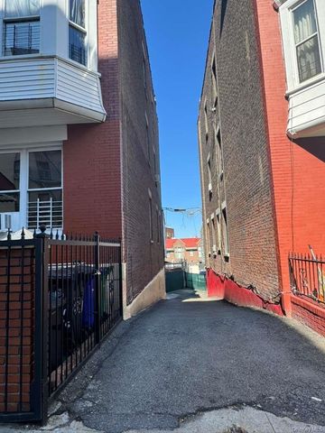 2291 Loring Place N, Bronx, NY 10468