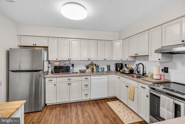 4 AVON DR #F, East Windsor, NJ 08520