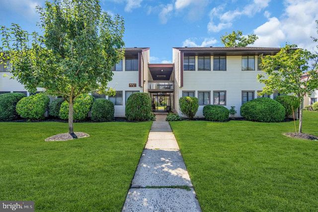 4 AVON DR #F, East Windsor, NJ 08520