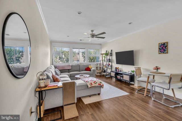 4 AVON DR #F, East Windsor, NJ 08520