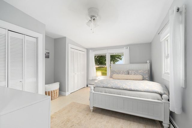 17 Hartz St, Gloucester, MA 01930
