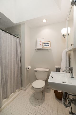 17 Hartz St, Gloucester, MA 01930