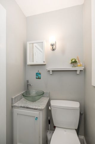 17 Hartz St, Gloucester, MA 01930