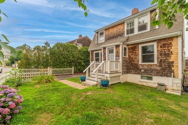 17 Hartz St, Gloucester, MA 01930