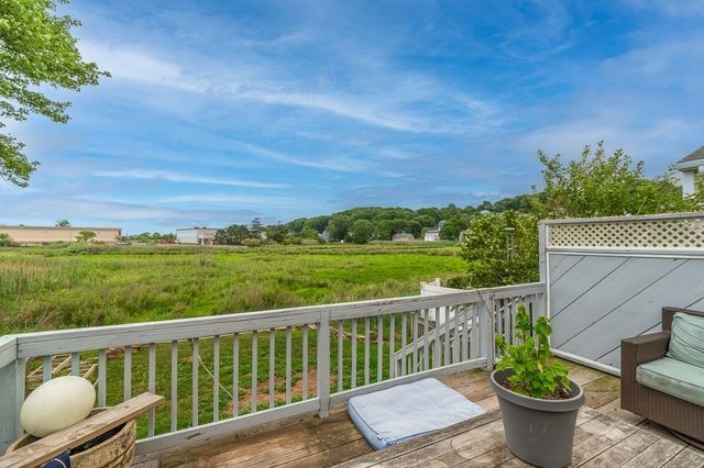 17 Hartz St, Gloucester, MA 01930
