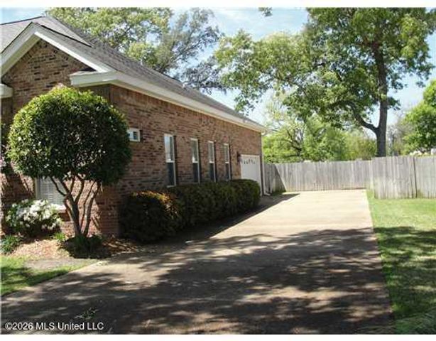 2034 Tuilleries Cove, Biloxi, MS 39531