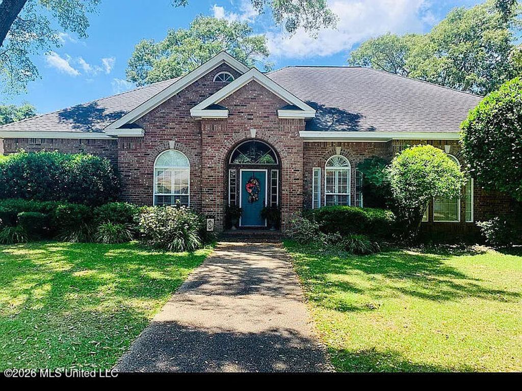 2034 Tuilleries Cove, Biloxi, MS 39531