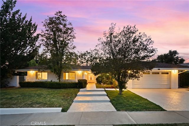 22615 Dardenne Street, Calabasas, CA 91302