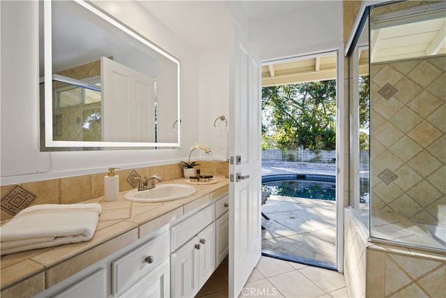 22615 Dardenne Street, Calabasas, CA 91302