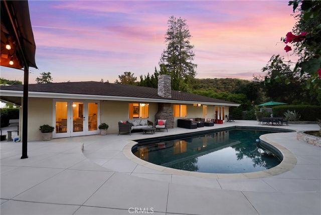 22615 Dardenne Street, Calabasas, CA 91302