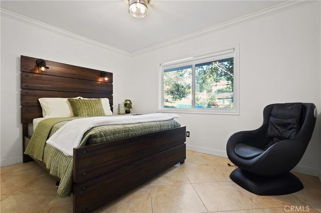 22615 Dardenne Street, Calabasas, CA 91302