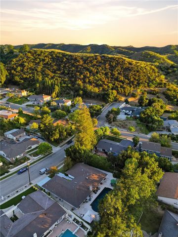 22615 Dardenne Street, Calabasas, CA 91302