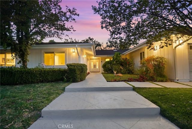 22615 Dardenne Street, Calabasas, CA 91302