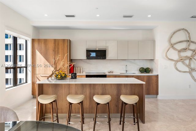 701 Valencia Ave 404, Coral Gables, FL 33134