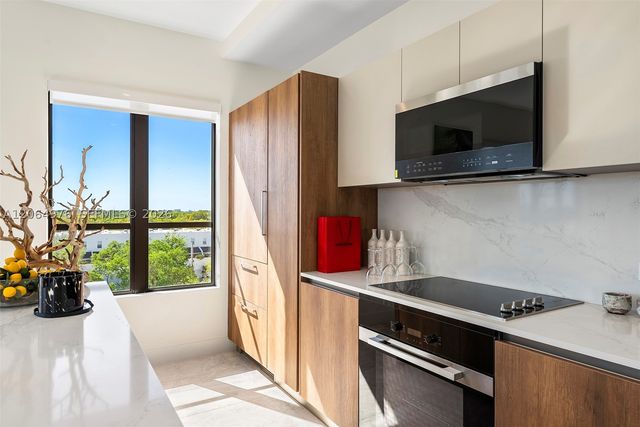 701 Valencia Ave 404, Coral Gables, FL 33134