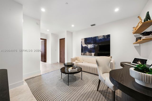 701 Valencia Ave 404, Coral Gables, FL 33134
