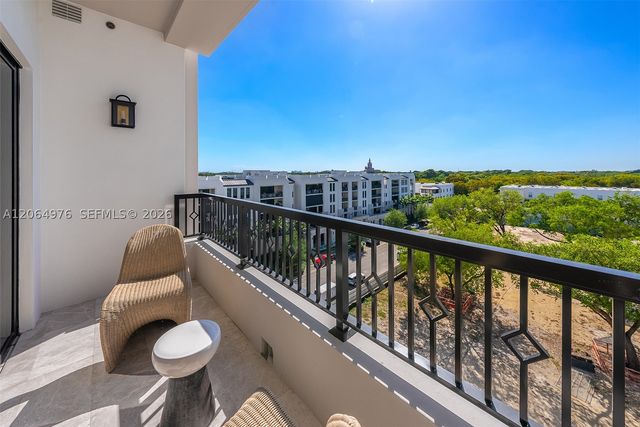 701 Valencia Ave 404, Coral Gables, FL 33134