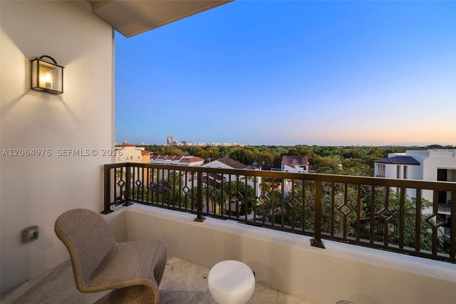 701 Valencia Ave 404, Coral Gables, FL 33134