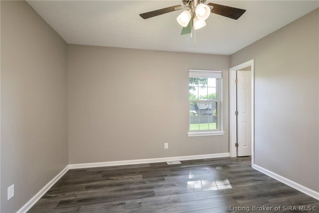 4207 Glenbrook E, New Albany, IN 47150
