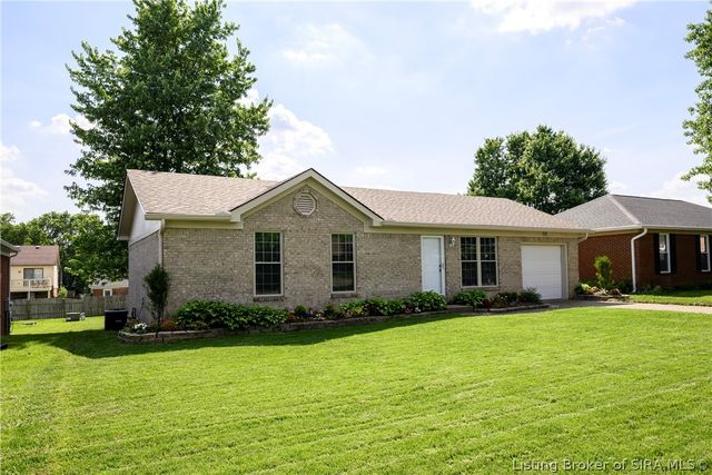 4207 Glenbrook E, New Albany, IN 47150