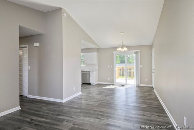 4207 Glenbrook E, New Albany, IN 47150