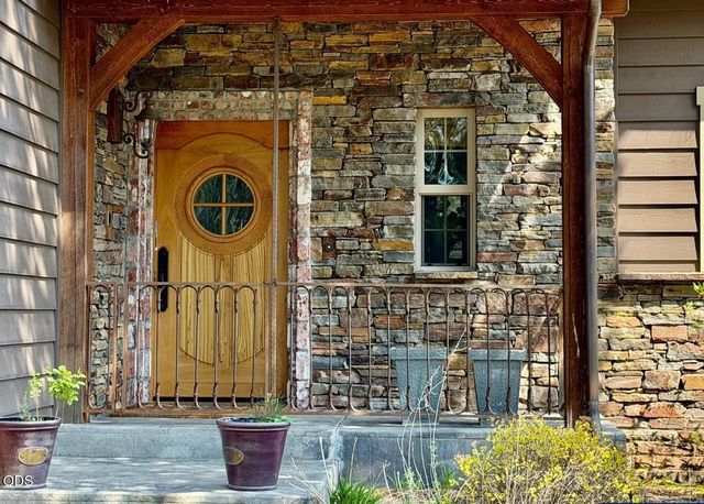 61212 Gorge View Street, Bend, OR 97702