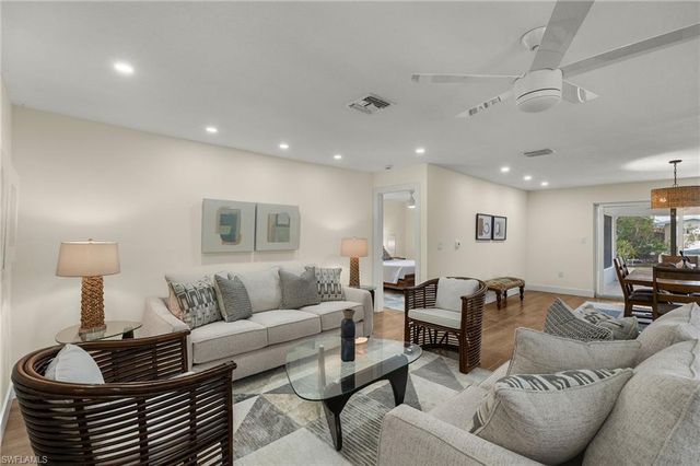 5869 Pine Tree DR, Sanibel, FL 33957