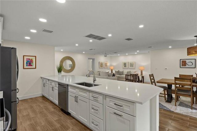 5869 Pine Tree DR, Sanibel, FL 33957