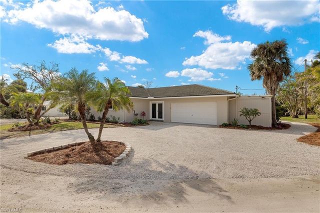 5869 Pine Tree DR, Sanibel, FL 33957