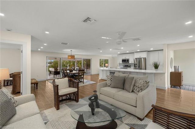 5869 Pine Tree DR, Sanibel, FL 33957