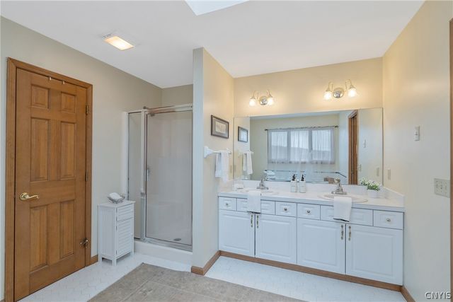 5792 Mountain Laurel Drive, Manlius, NY 13057