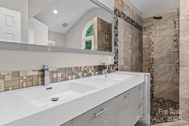 111 Catalina Place Drive, Mooresville, NC 28117