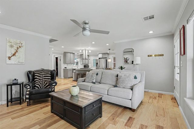 1912 Brighton Avenue, The Village, OK 73120