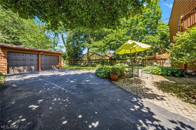 19621 Sussex Road, Shaker Heights, OH 44122